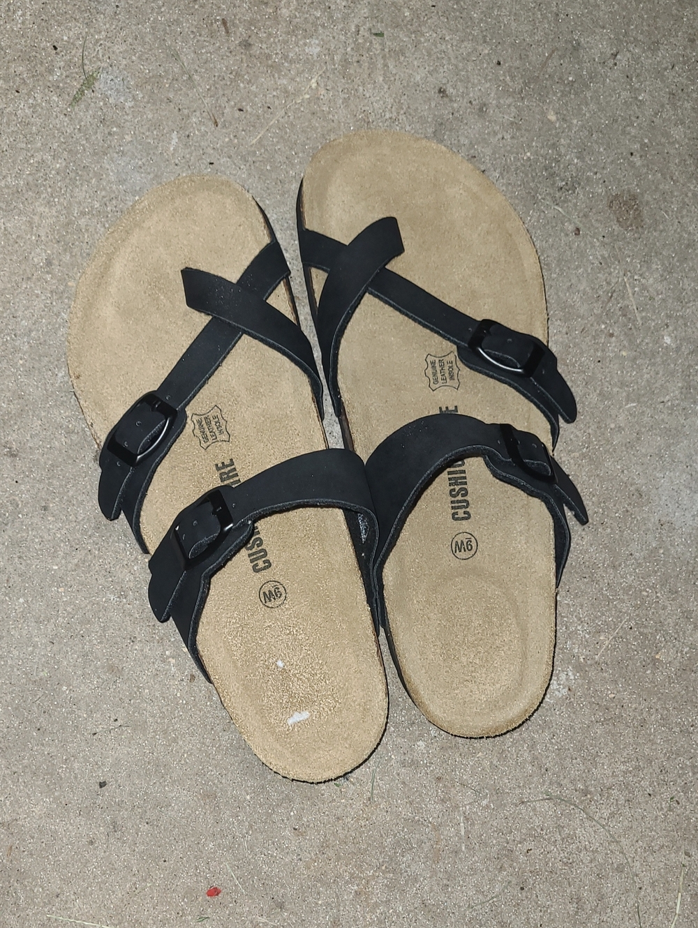 Women's Black Crossover Strap Sandals - Comfort Footbed